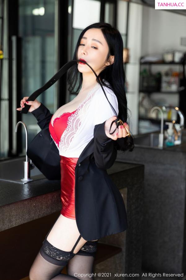 允薾  [XiuRen]高清写真图 2021.03.01 No.3148 允爾第17张图片